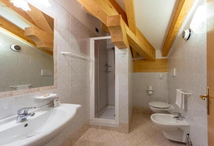 חדר סטנדרט יחיד, Flos