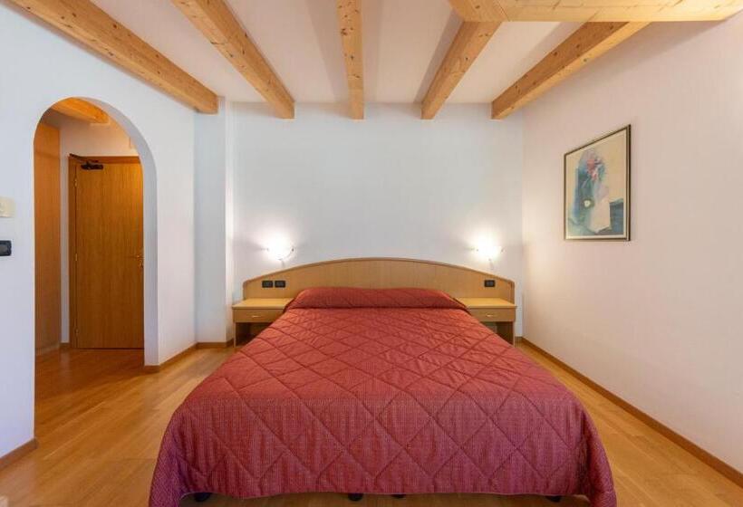 סוויטת ג'וניור, Flos