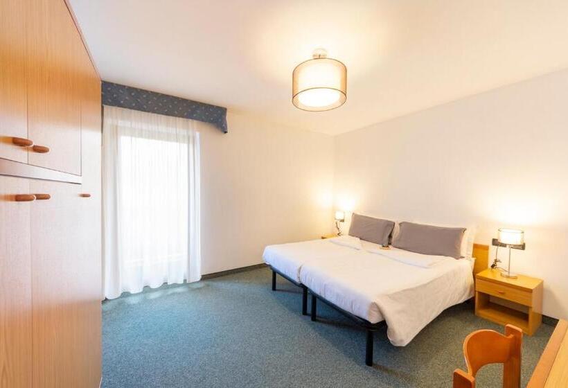 חדר אקונומי, Flos