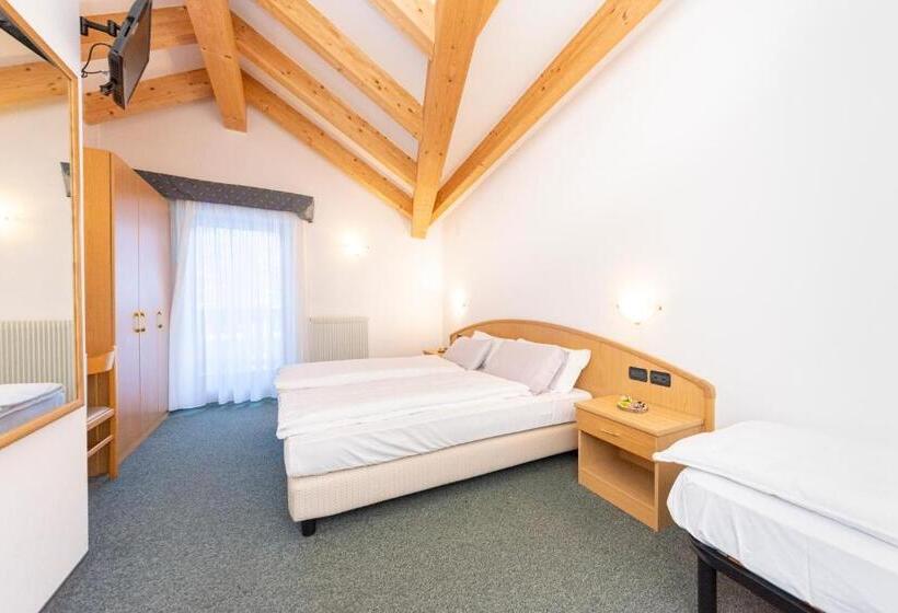 חדר קומפורט לשלושה, Flos