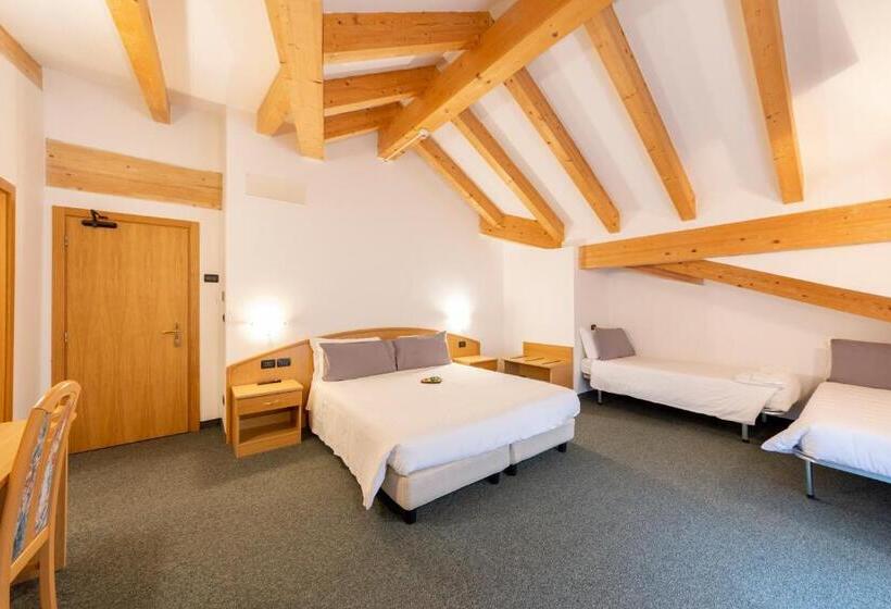 חדר סופריור לארבעה, Flos