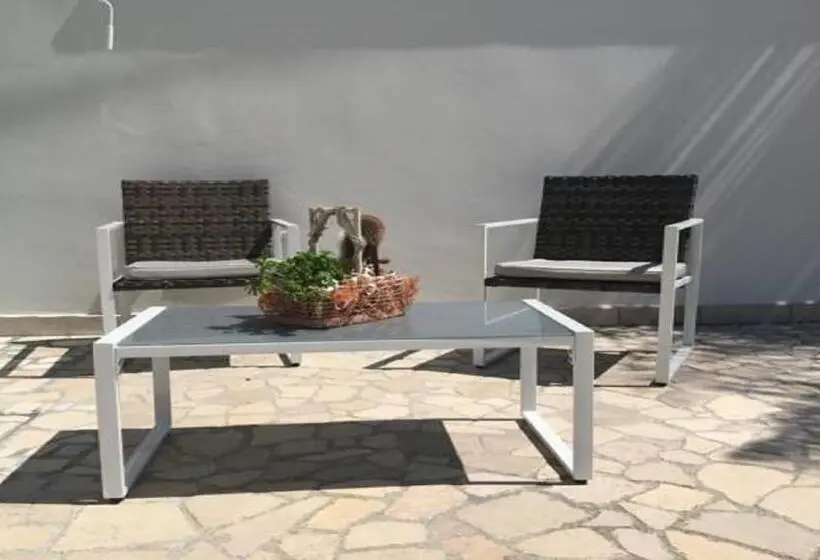 Habitació Triple Estàndard, Albachiara