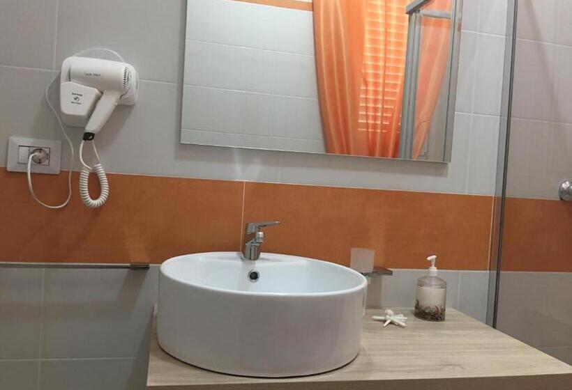 컴포트 트리플 룸, Albachiara