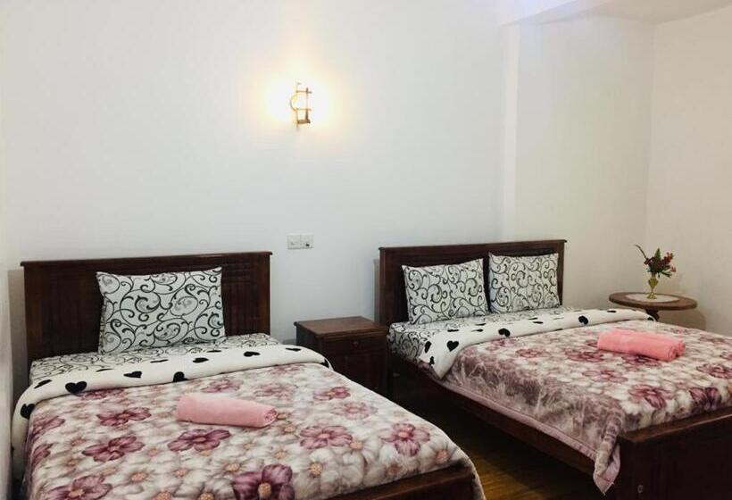 스탠다드 트리플 룸, Highest Village Bungalow