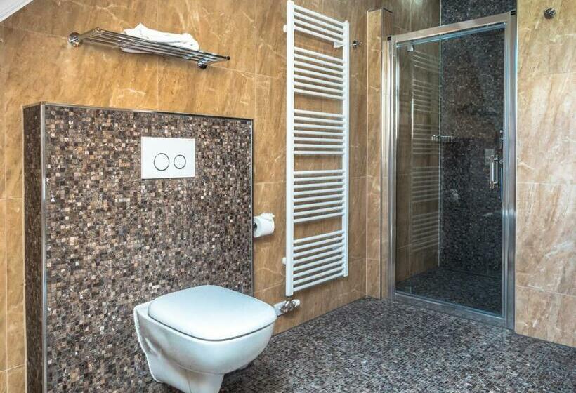 خانه 2 خوابه, Spring Chalet