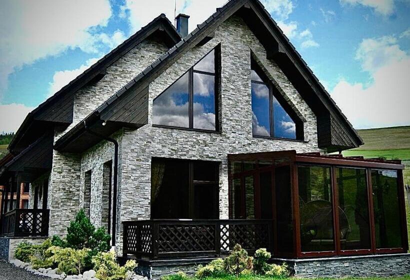 کلبه ییلاقی, Spring Chalet