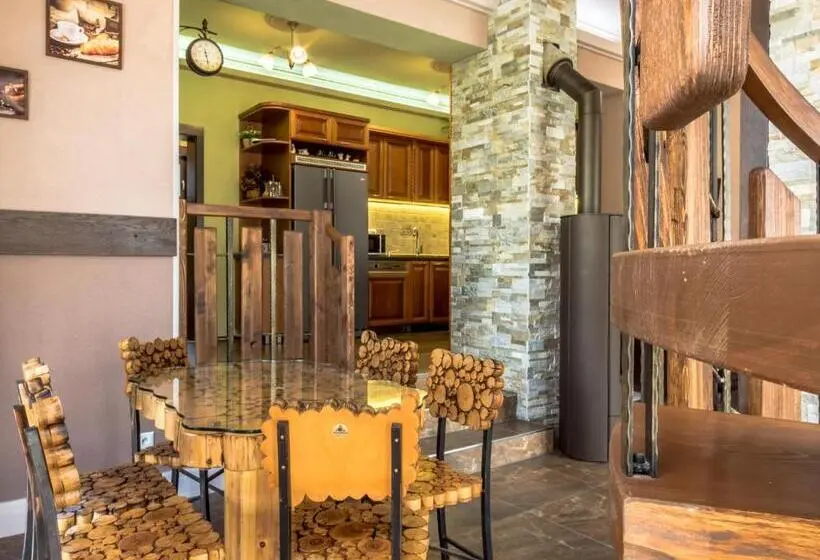 کلبه ییلاقی, Spring Chalet