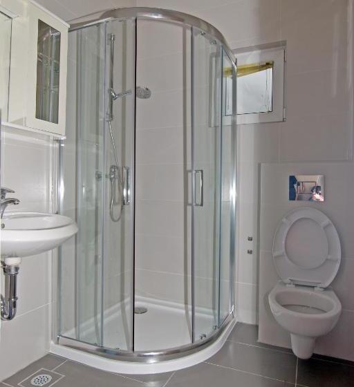 اتاق استاندارد سه تخته با بالکن, Belveder