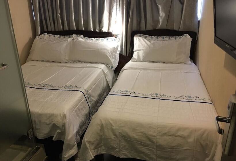 اتاق استاندارد سه نفره, California