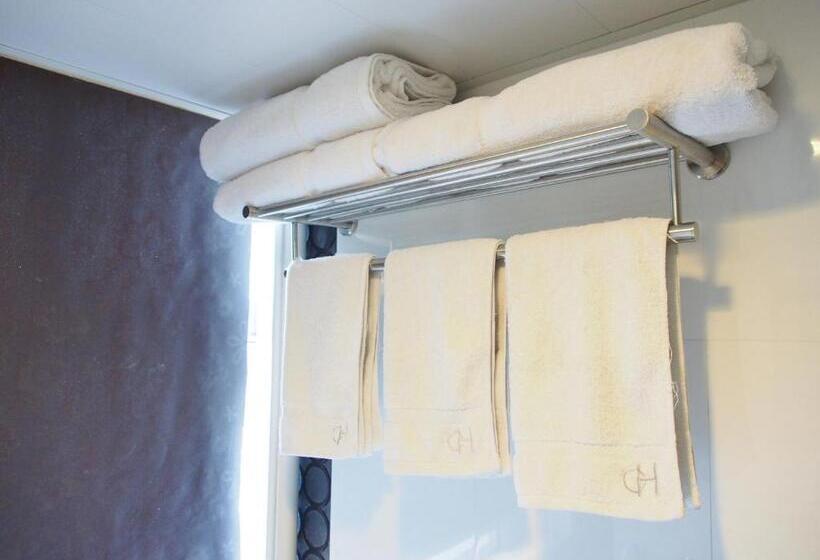 اتاق استاندارد با 2 تخت دوبل, California