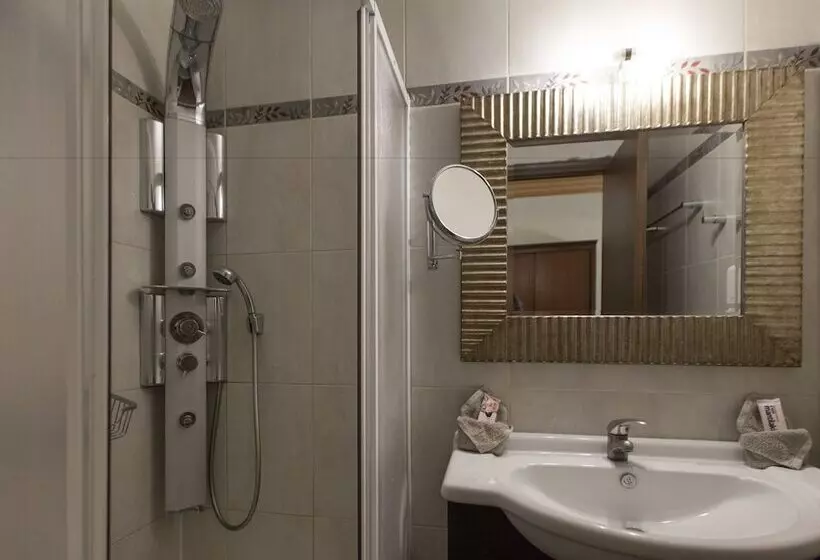 اتاق استاندارد, Dias