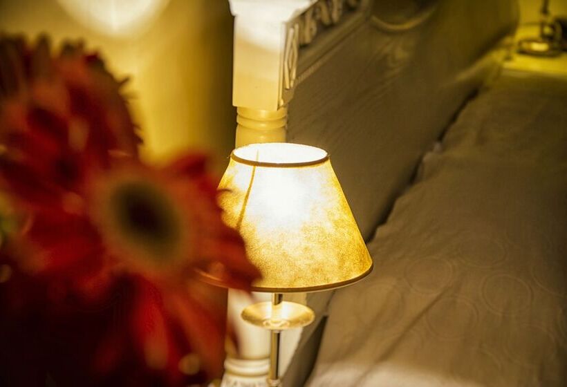 غرفة قياسية, Dias