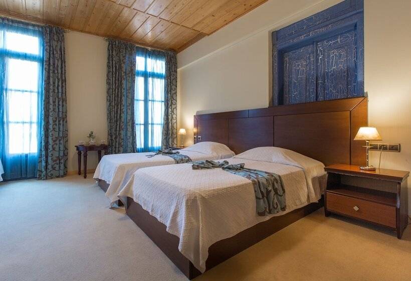 غرفة قياسية ثلاثية, Dias