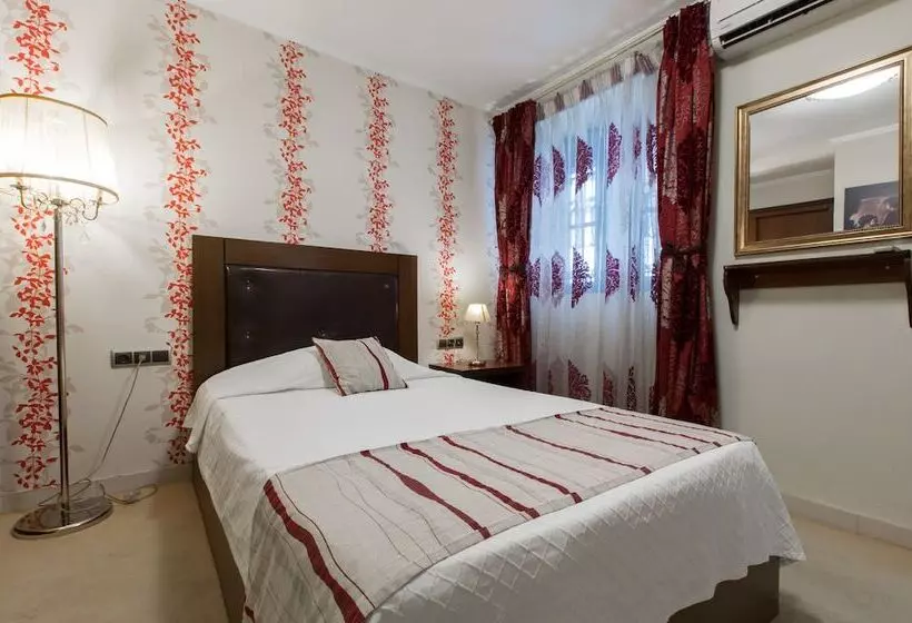 اتاق استاندارد یک نفره, Dias