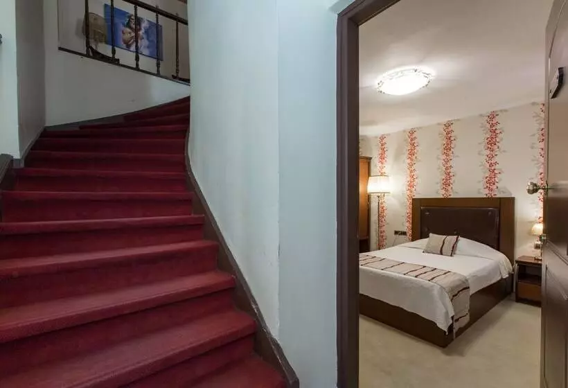 اتاق استاندارد یک نفره, Dias