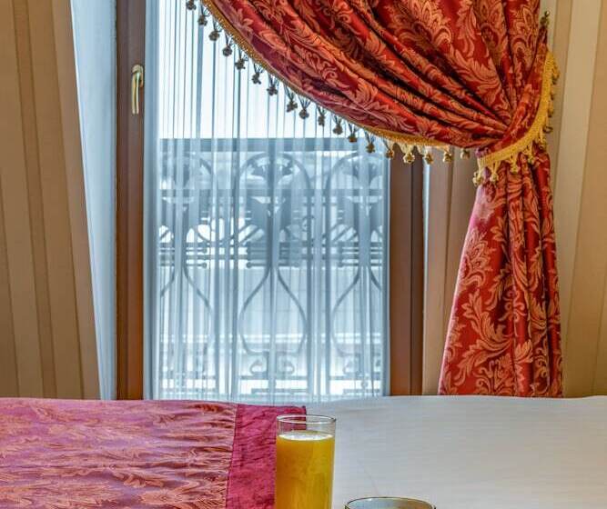 غرفة قياسية, Feder Boutique