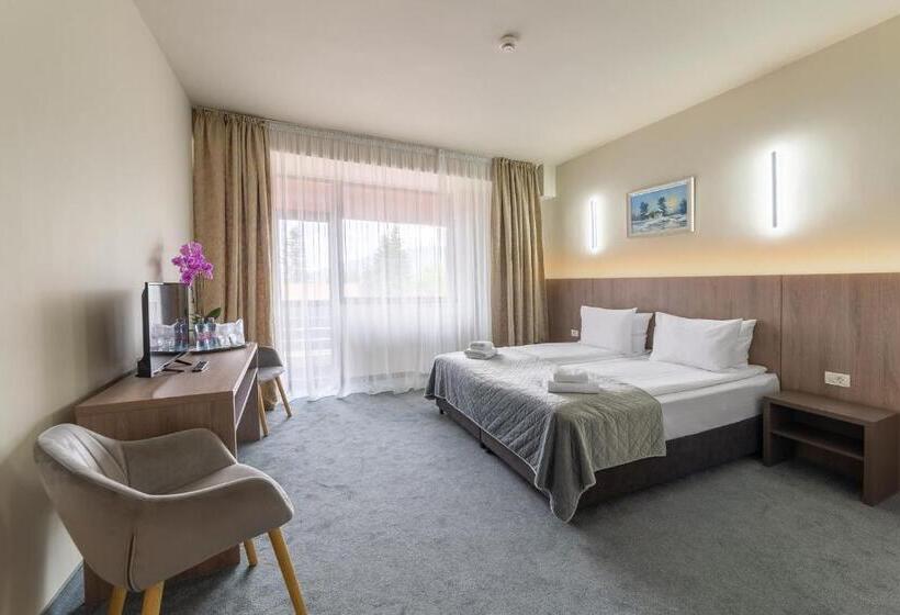 شقة غرفة واحدة, Hera