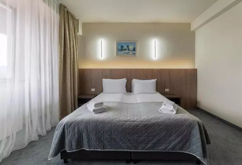Habitació Estàndard, Hera