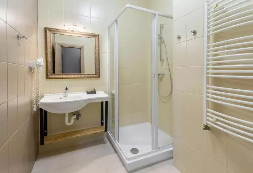 Habitació Estàndard, Hera