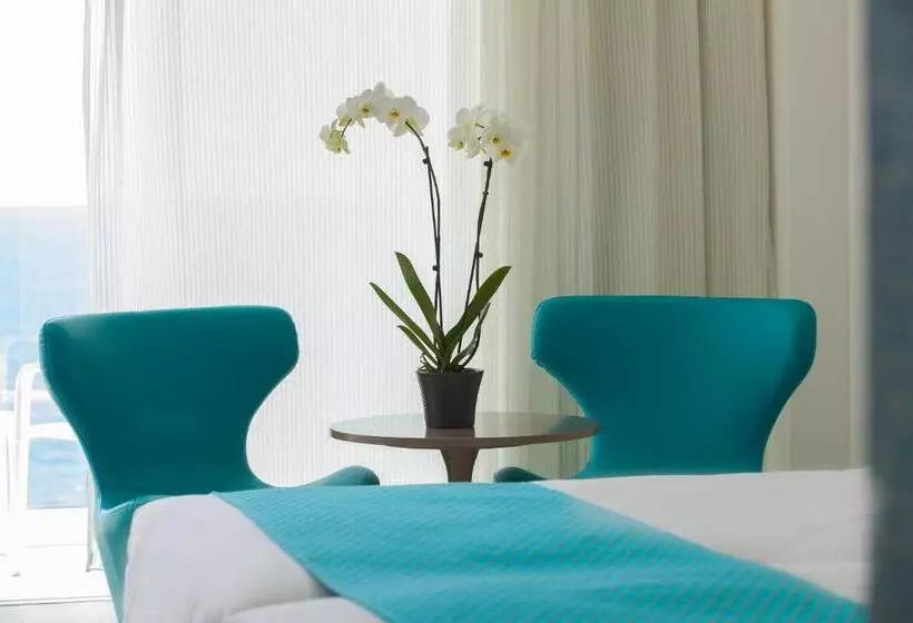 اتاق سوپریور با چشم‌انداز, King Evelthon Beach Hotel & Resort
