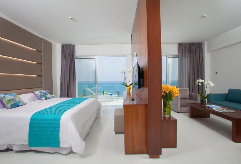 オーシャンビュースイート, King Evelthon Beach Hotel & Resort