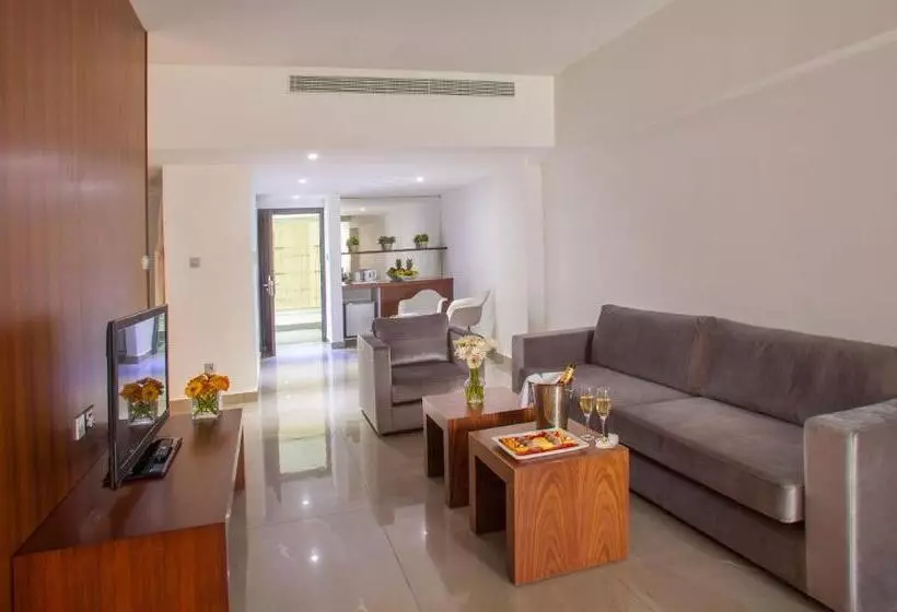 سوئیت پرزیدنت, King Evelthon Beach Hotel & Resort