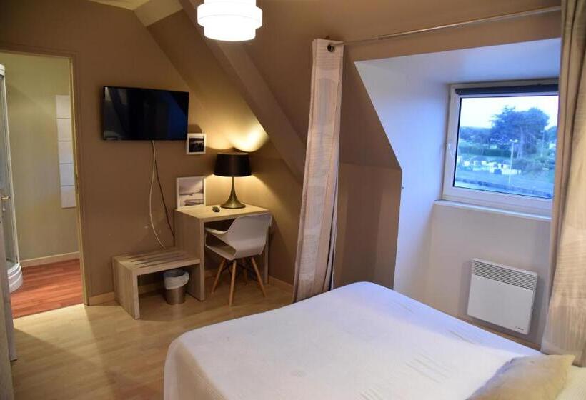 Quarto Clássico com Vistas, La Marine