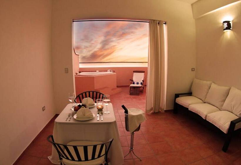 جناح, La Posada Hotel & Beach Club