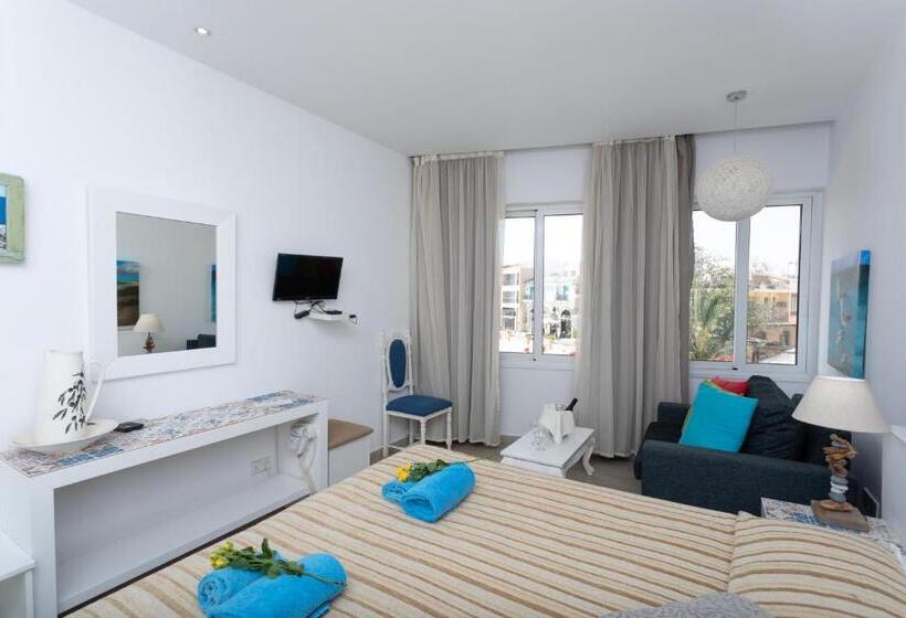 اتاق اجرایی, Opera