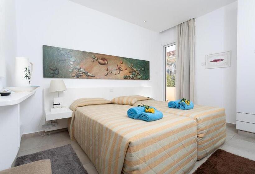 اتاق استاندارد با بالکن, Opera