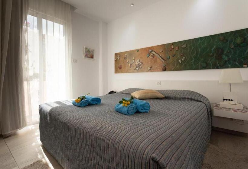 اتاق استاندارد با بالکن, Opera