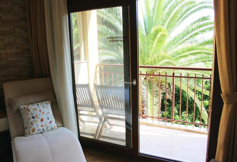 غرفة سوبيريور ذات إطلالة جانبية على البحر, Papirus