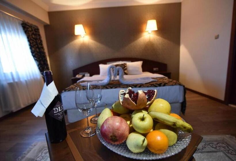 اتاق استاندارد با چشمانداز دریا, Saylamlar