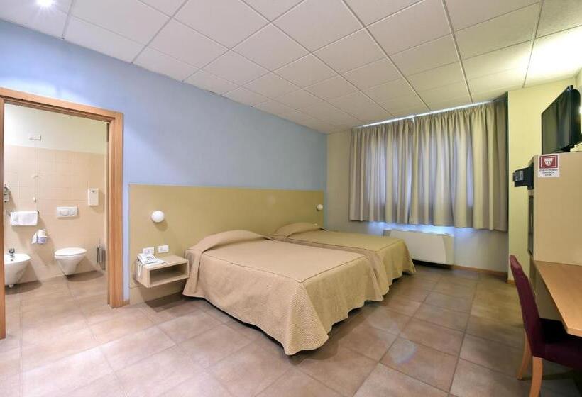 舒适型房间, Tati