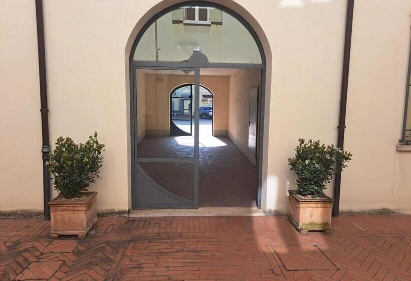 低层单卧公寓, Tati