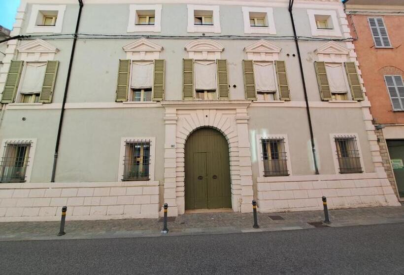 低层单卧公寓, Tati