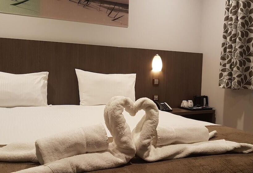 חדר משפחתי, The Originals City, L Haut  Aile, Coquelles Calais Tunnel S/manche L Hautaile