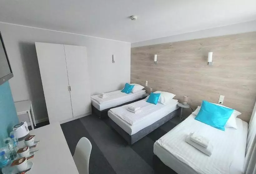 اتاق استاندارد سه نفره, Villa Flaming