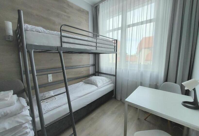 اتاق خانوادگی, Villa Flaming