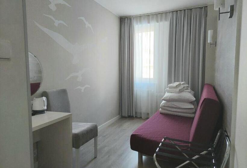 اتاق لوکس خانوادگی, Villa Flaming