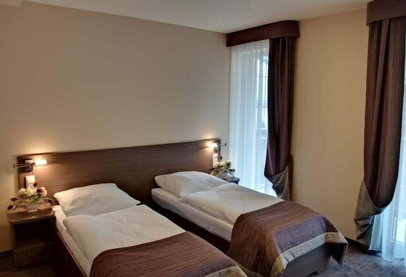 غرفة قياسية, Villa Martini