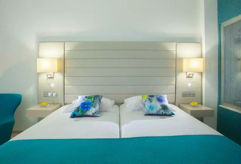 Superior Interior Room, King Evelthon Beach Hotel & Resort