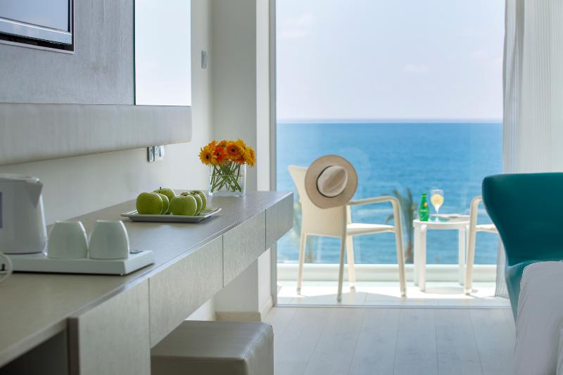オーシャンビュースイート, King Evelthon Beach Hotel & Resort