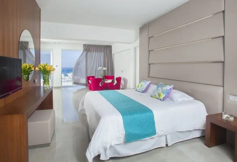 سوئیت پرزیدنت, King Evelthon Beach Hotel & Resort