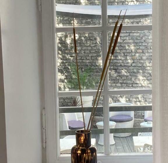 Номер Стандарт, Adonis Hotel Strasbourg