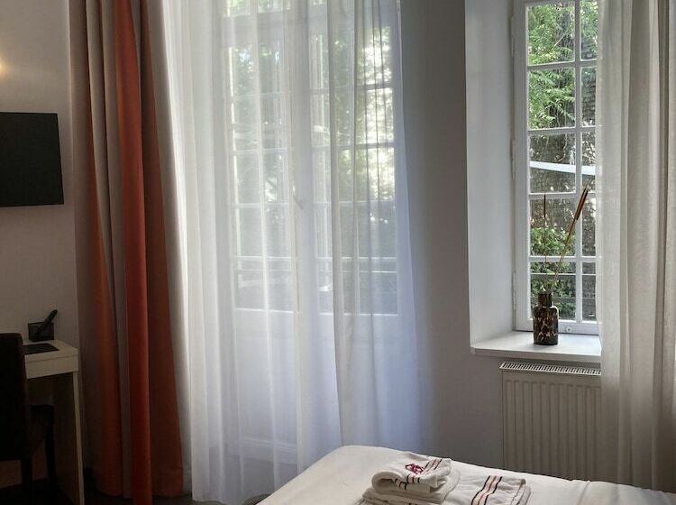 Номер Стандарт, Adonis Hotel Strasbourg