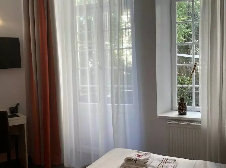 スタンダードルーム, Adonis Hotel Strasbourg
