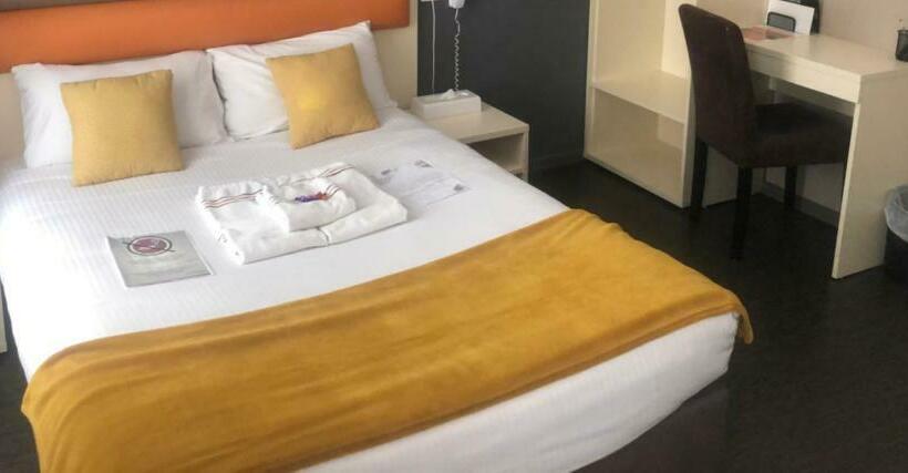 Номер Стандарт Трехместный, Adonis Hotel Strasbourg