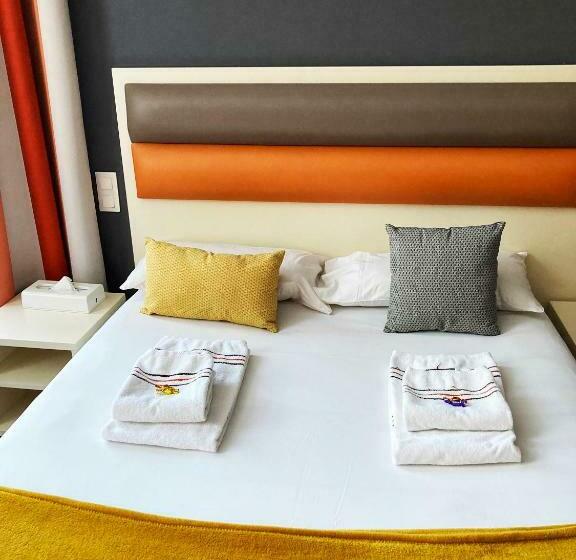 Номер Стандарт Трехместный, Adonis Hotel Strasbourg