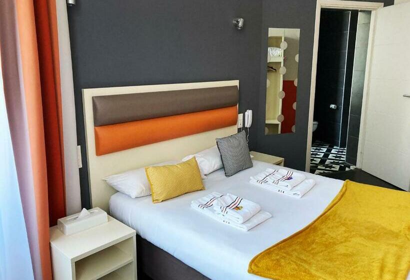 Номер Стандарт Трехместный, Adonis Hotel Strasbourg